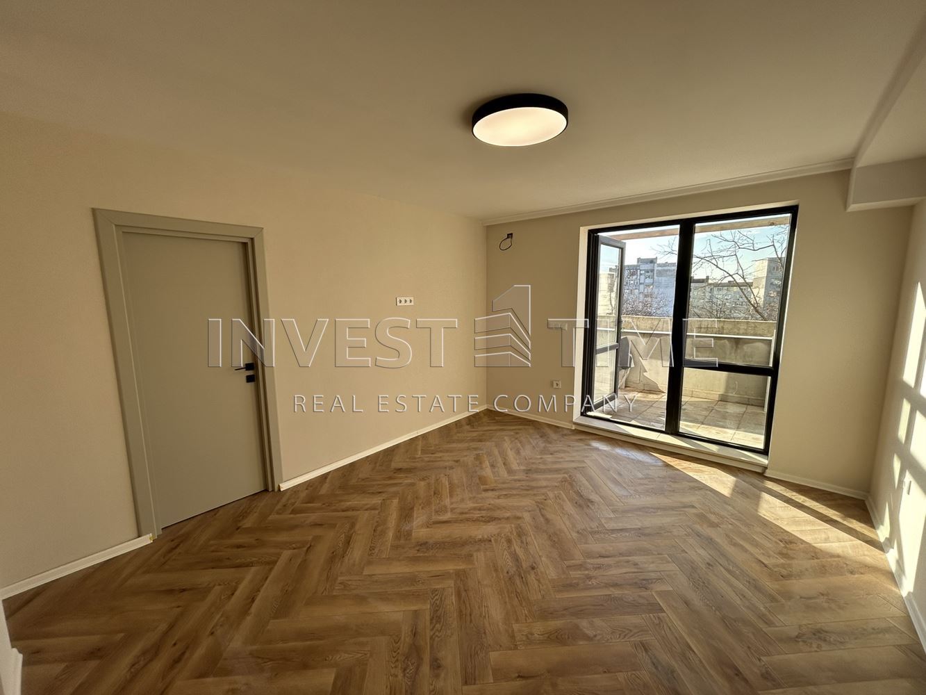 Тристаен апартамен завършен „ДО КЛЮЧ“ в кв. Възраждане - Агенция за недвижими имоти Варна - Екипът, имот 3