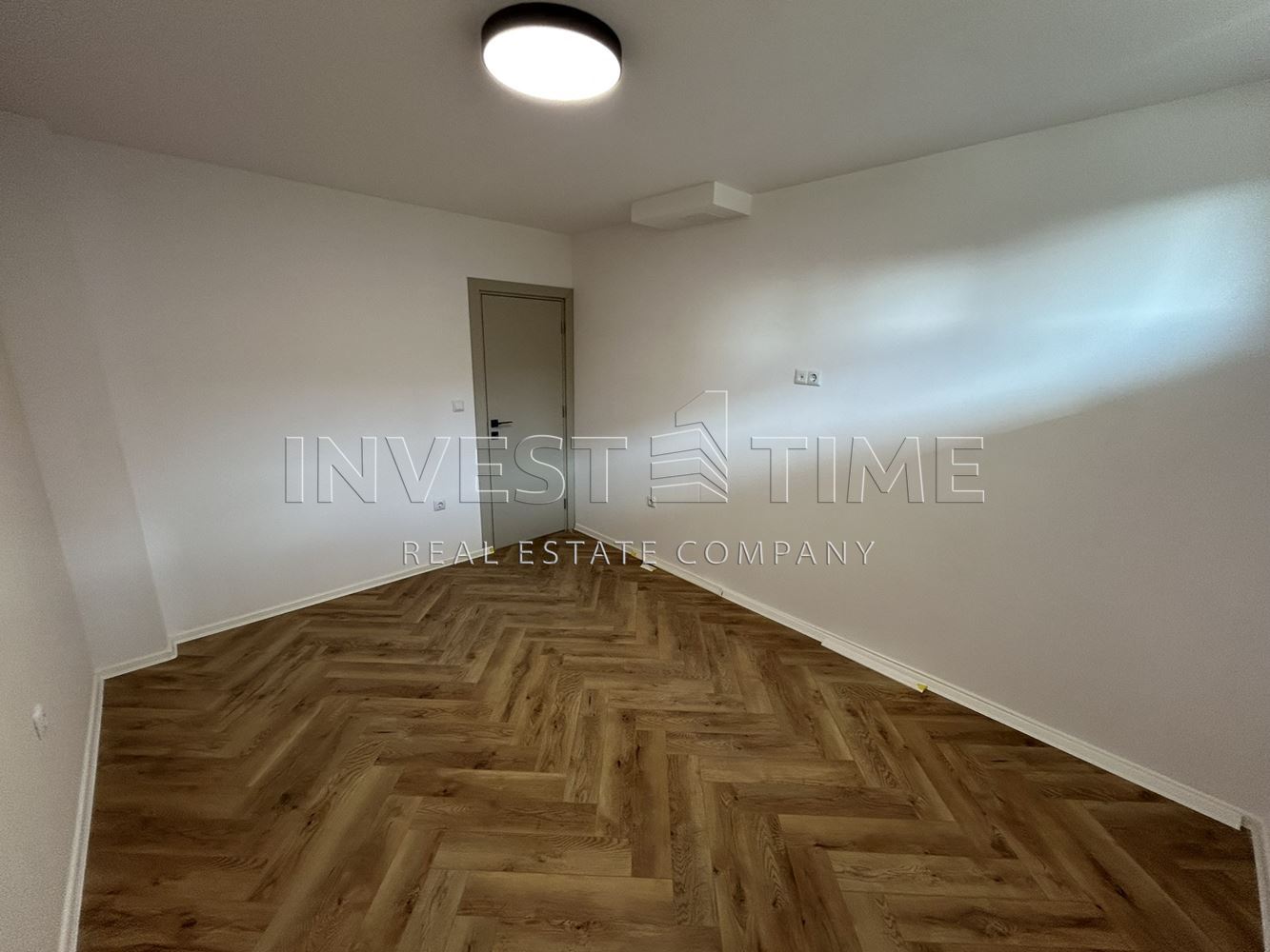 Едностаен, ремонтиран и завършен „ДО КЛЮЧ“ в кв. Възраждане - Агенция за недвижими имоти Варна - Екипът