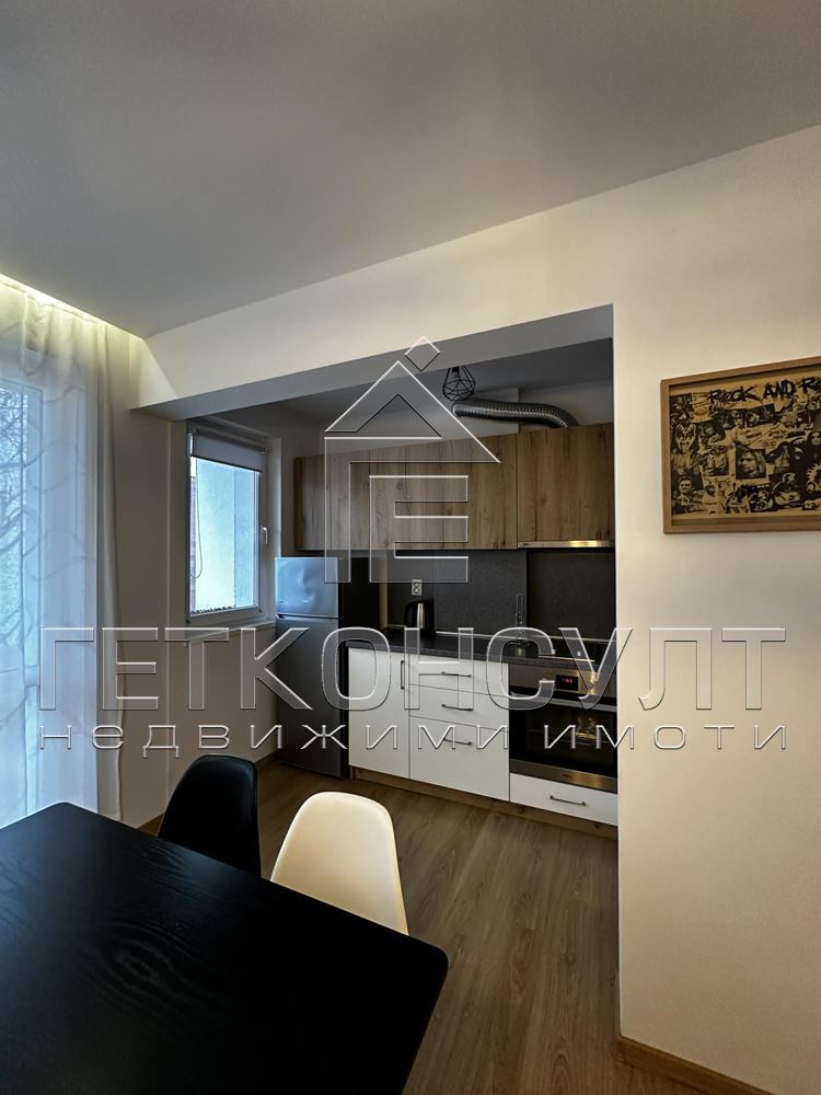 гр.Варна, Нептун, Хуманитарна гимназия, обзаведен трисатен апартамент – наем - Агенция за недвижими имоти Варна - Екипът, имот 4