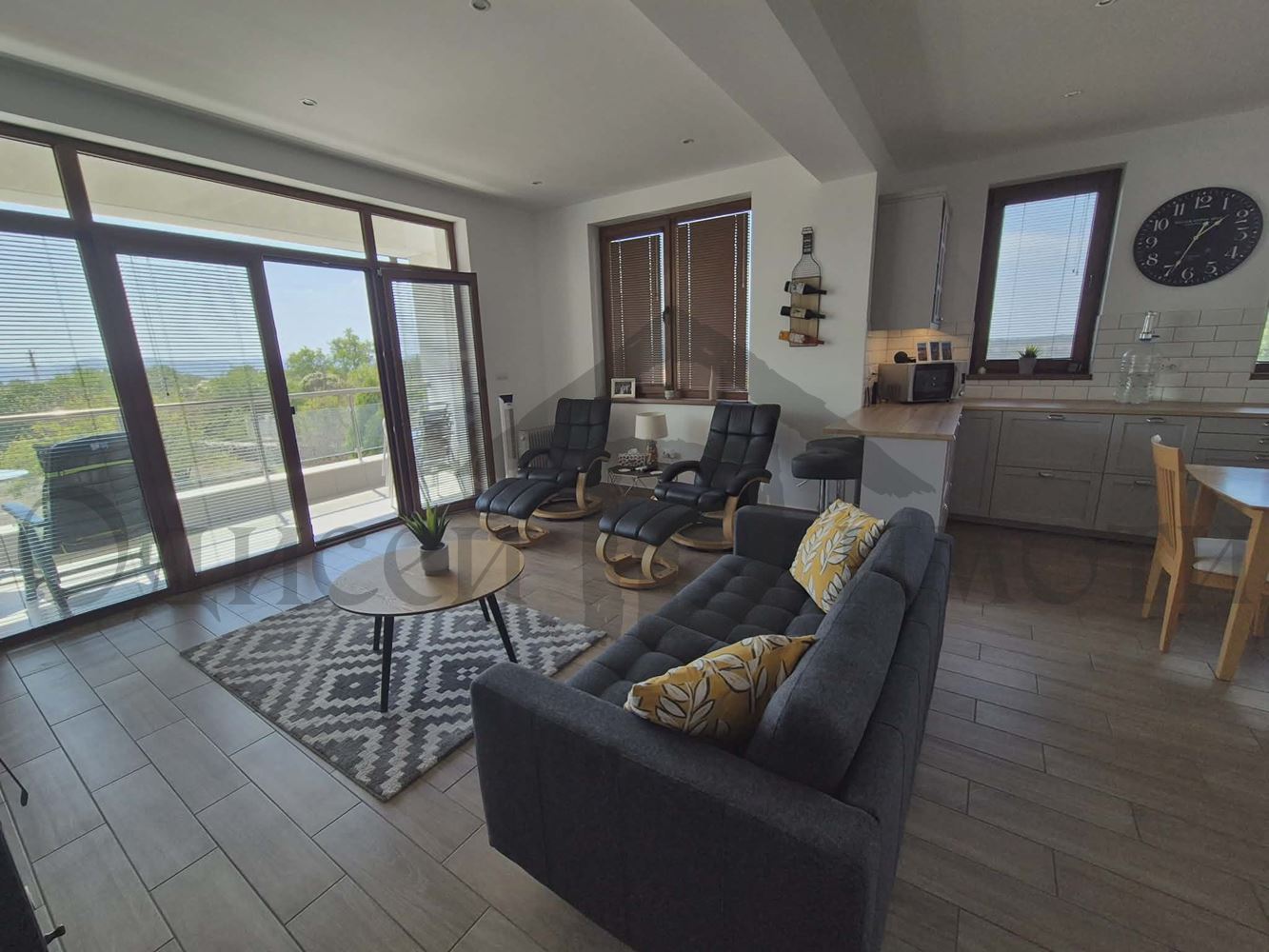 Съвременна къща с панорама - Агенция за недвижими имоти Варна - Екипът, имот 1