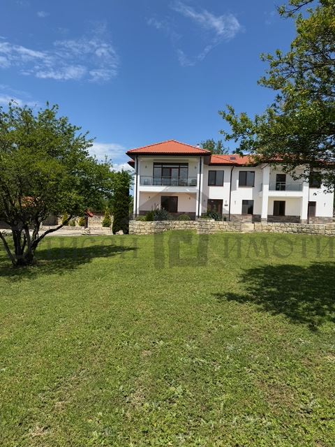 Съвременна къща с панорама - Агенция за недвижими имоти Варна - Екипът, имот 2