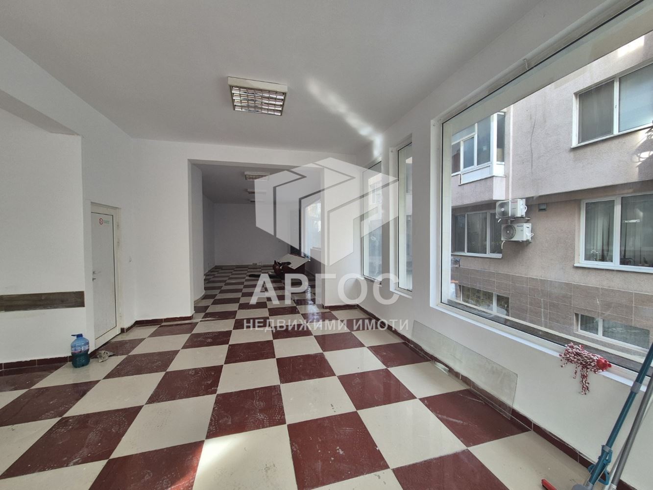 Дава под наем ОФИС – район  Цветен квартал - Агенция за недвижими имоти Варна - Екипът, имот 2