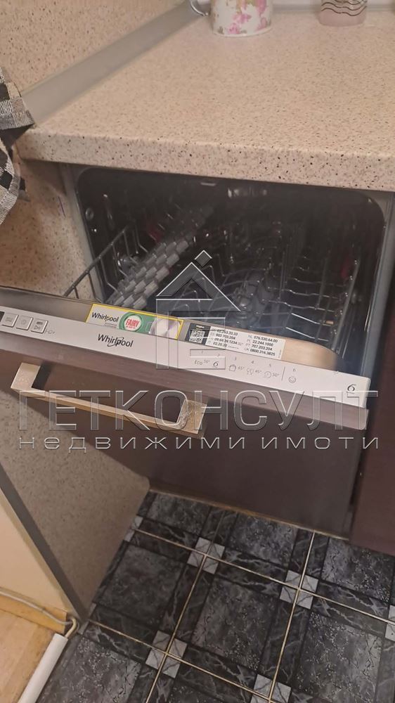 гр Варна, Окръжна болница, тристаен, обзаведен апартамент - Агенция за недвижими имоти Варна - Екипът, имот 3