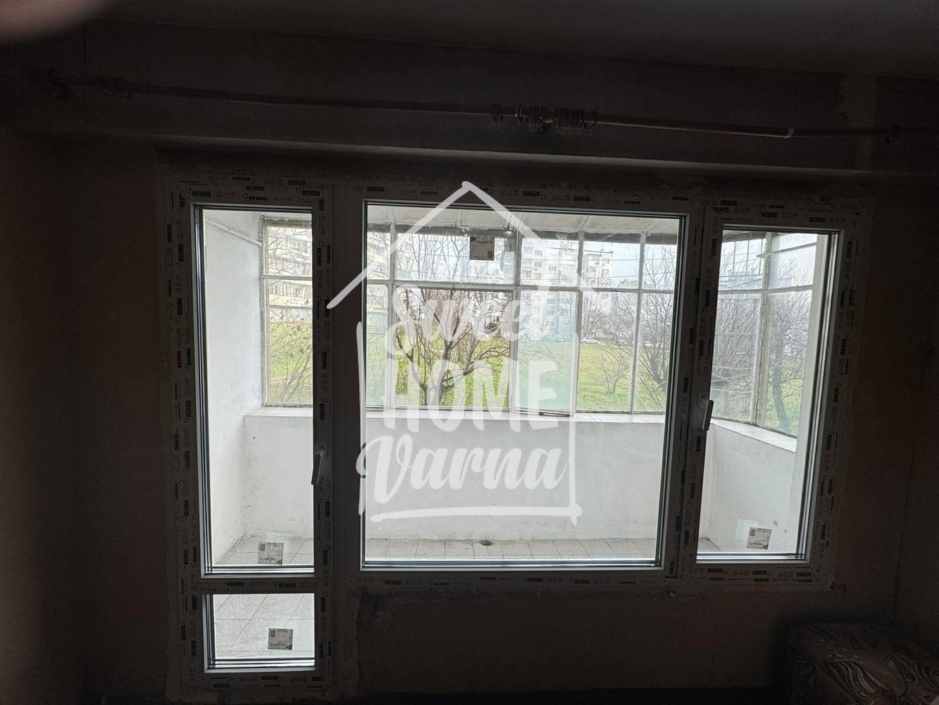 Тристаен апартамент кв.Владиславово - Агенция за недвижими имоти Варна - Екипът