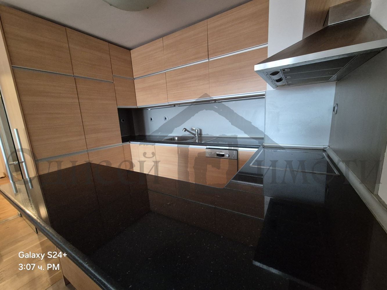 Три спални, стил, спокойствие, удобство, хармония - Агенция за недвижими имоти Варна - Екипът