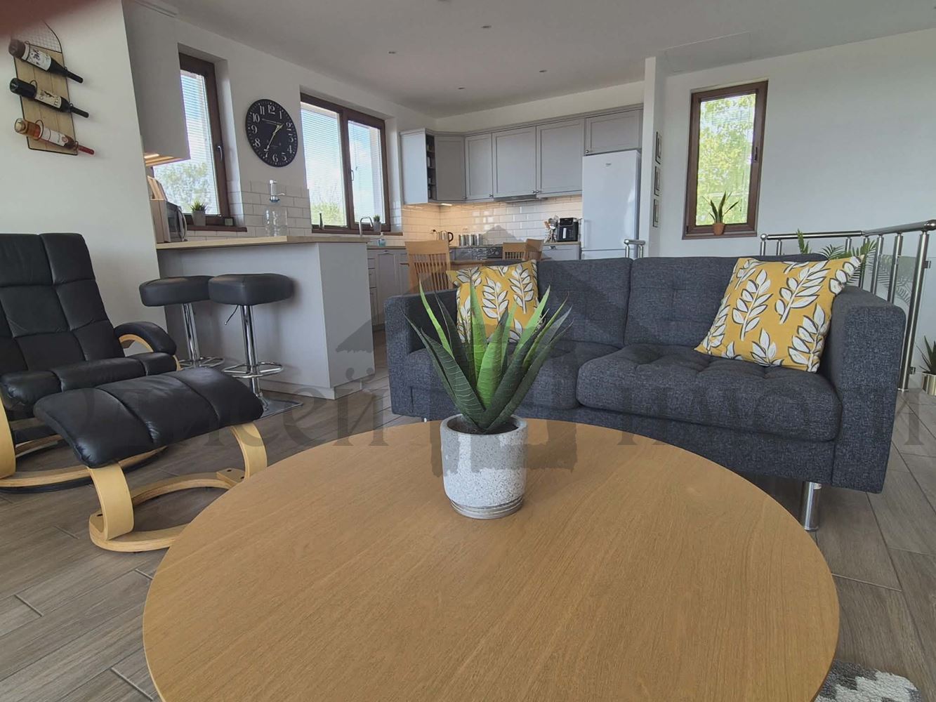 Съвременна къща с панорама - Агенция за недвижими имоти Варна - Екипът, имот 2