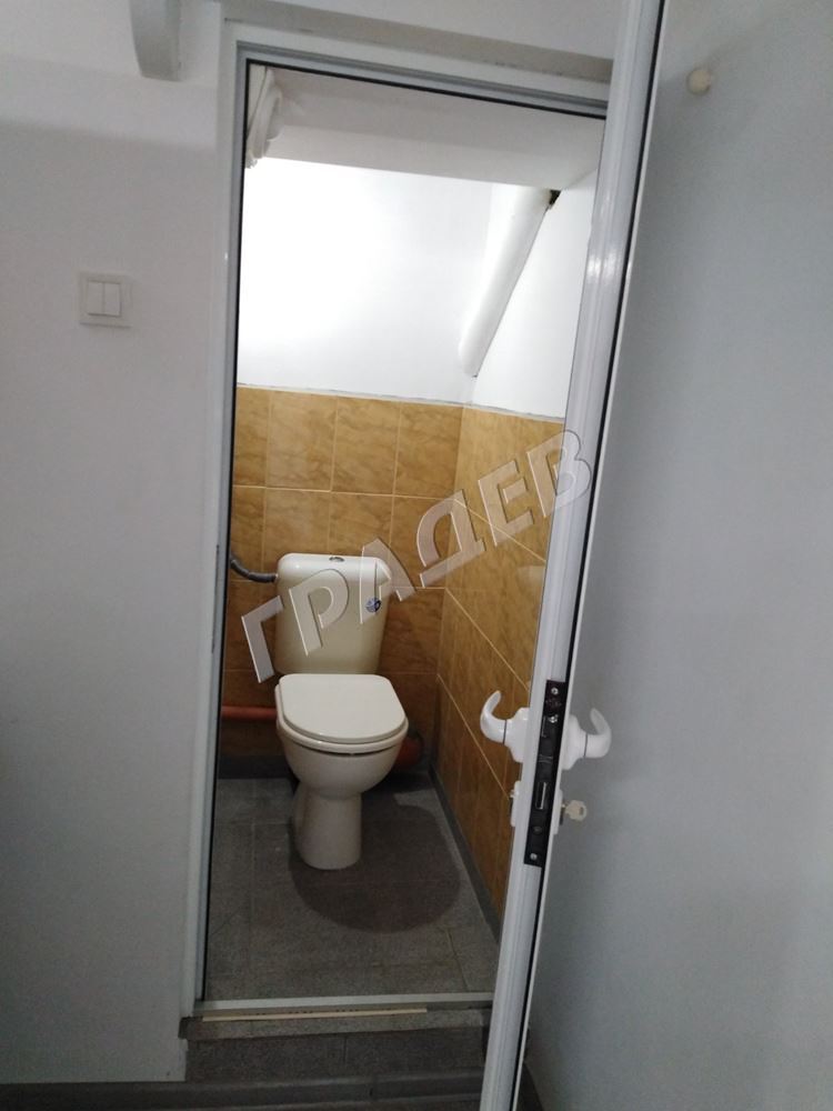 Офис на Поп Харитон - Агенция за недвижими имоти Варна - Екипът, имот 1