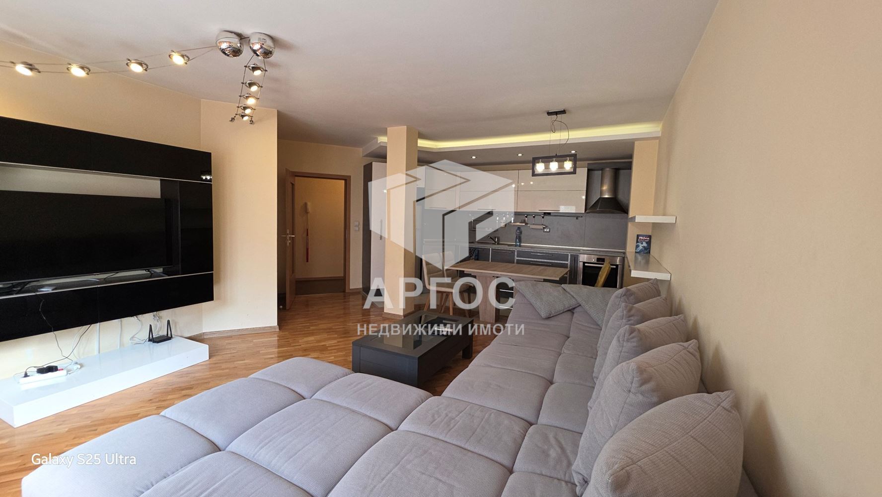 Продава Четиристаен апартамент и гараж – район Лятно кино Тракия - Агенция за недвижими имоти Варна - Екипът, имот 1