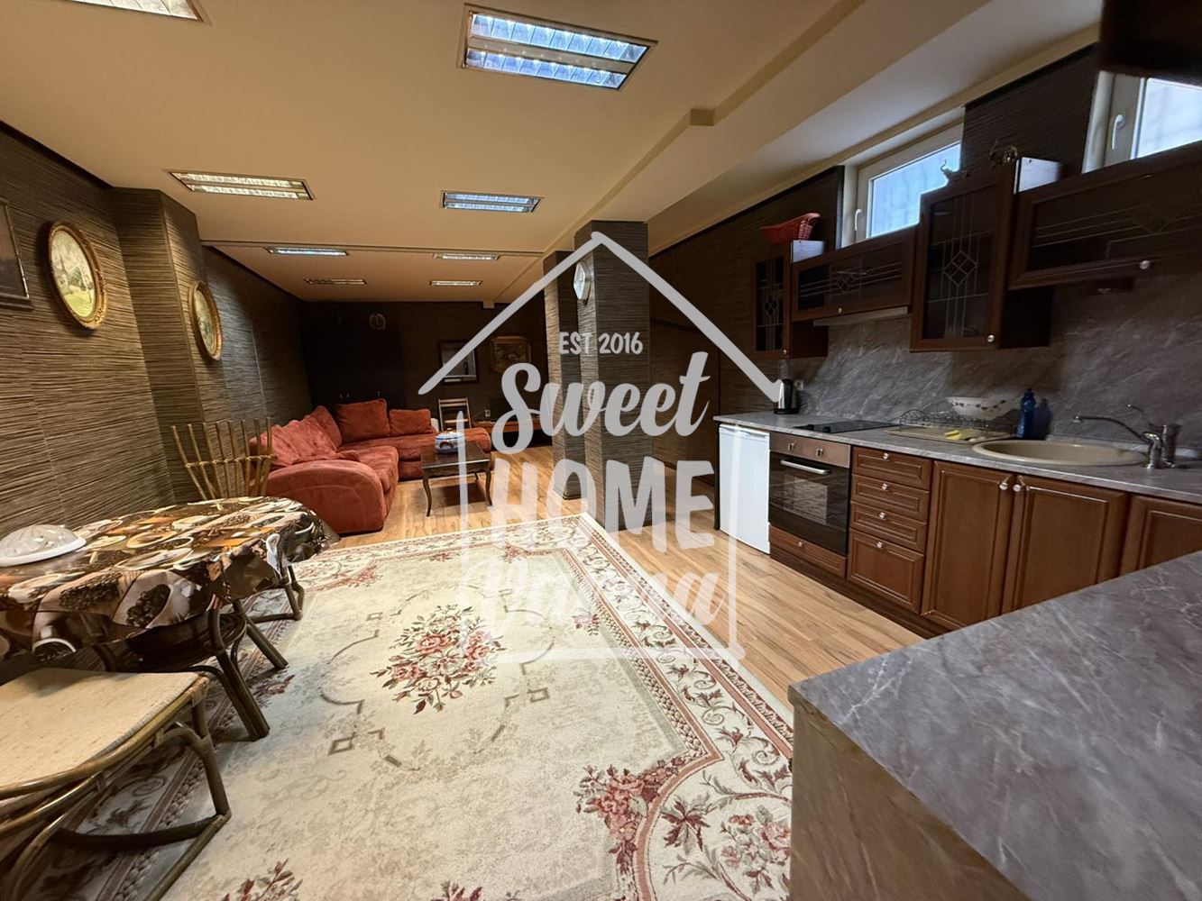 Едностаен апартамент в цент - Агенция за недвижими имоти Варна - Екипът