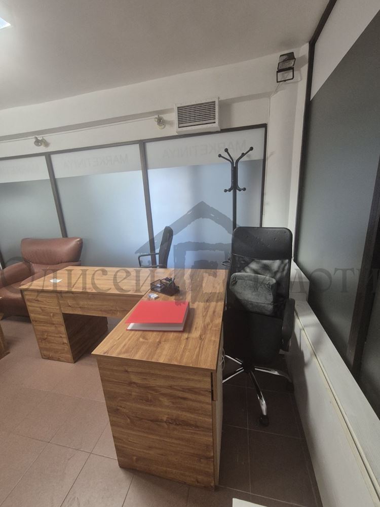 Обзаведен офис - Агенция за недвижими имоти Варна - Екипът, имот 2