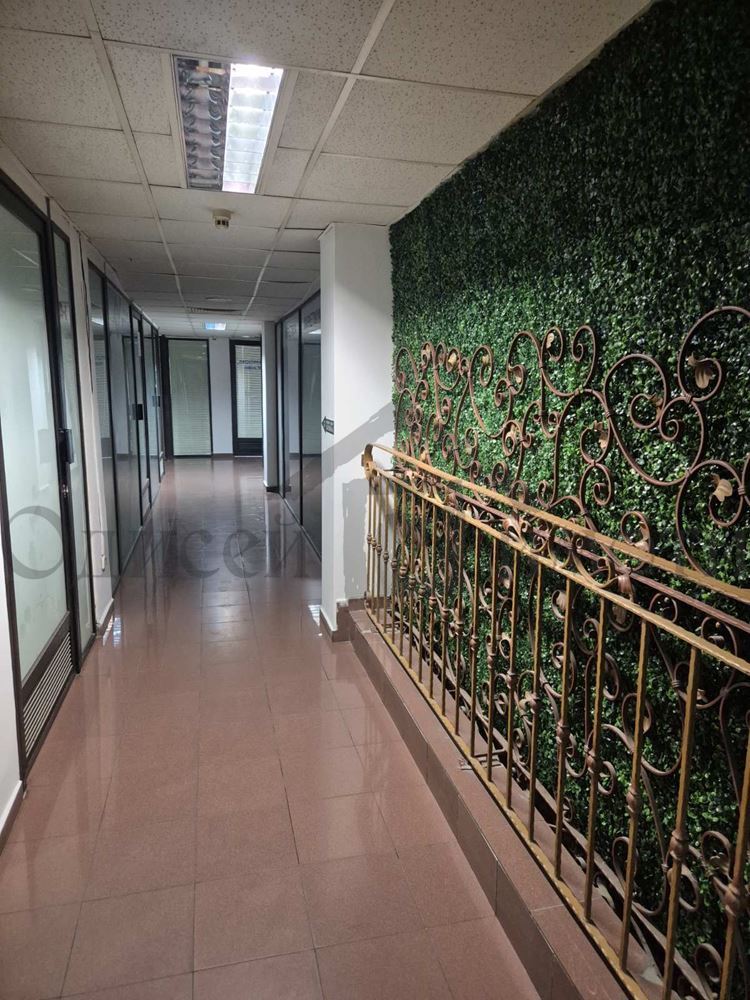 Обзаведен офис - Агенция за недвижими имоти Варна - Екипът, имот 3