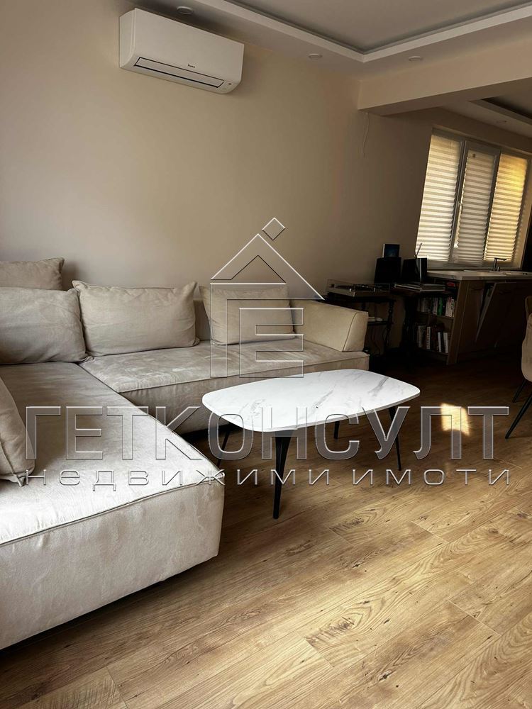 гр.Варна, Цветен квартал, обзаведен тристаен апартамент - Агенция за недвижими имоти Варна - Екипът