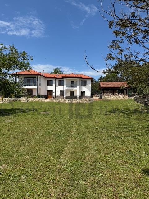 Съвременна къща с панорама - Агенция за недвижими имоти Варна - Екипът, имот 3