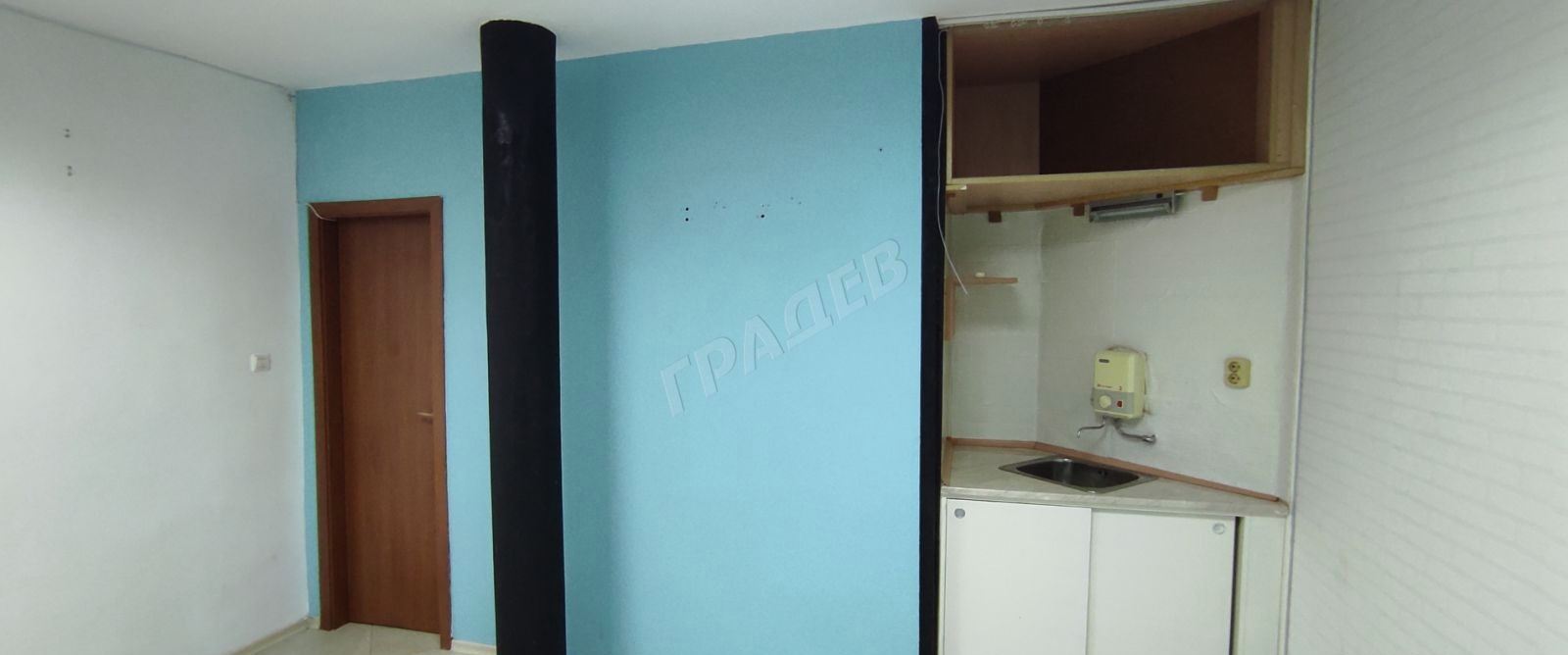 Партерно помещение на две нива под наем в района на Колхозен пазар - Агенция за недвижими имоти Варна - Екипът, имот 3