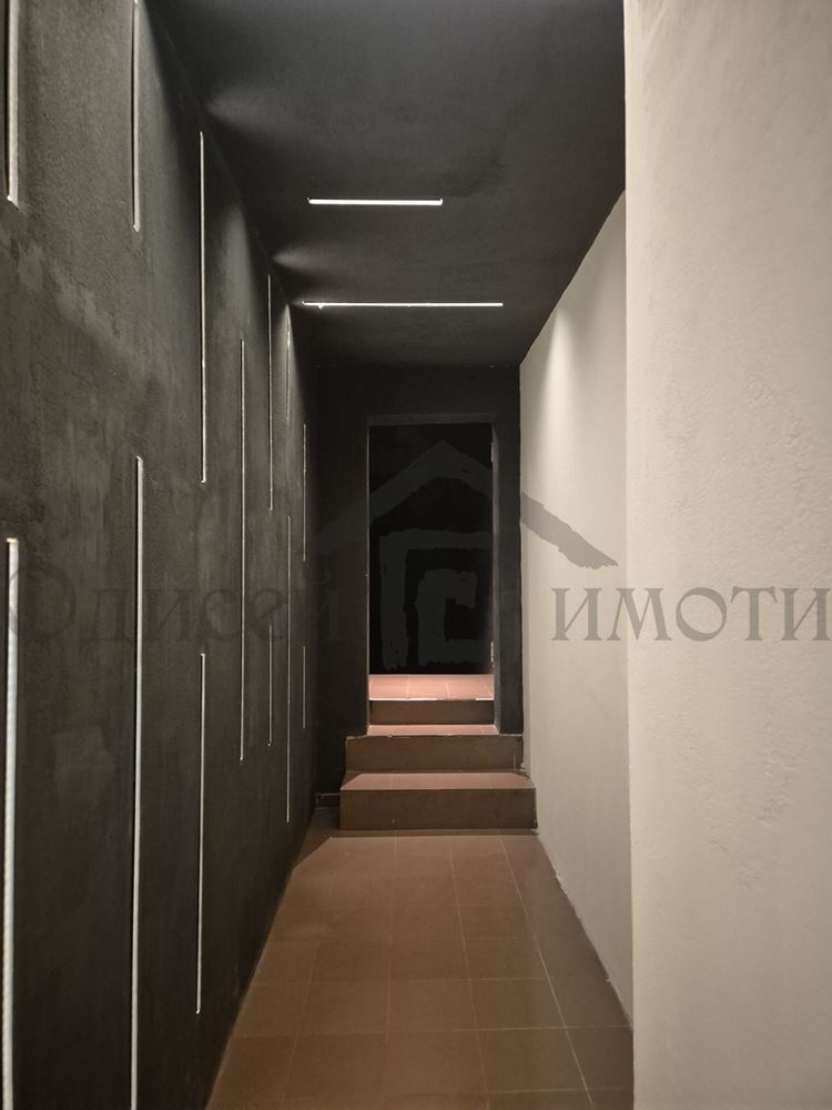 Обзаведен офис - Агенция за недвижими имоти Варна - Екипът, имот 4