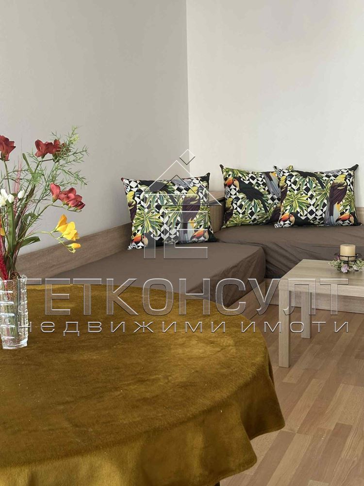 гр.Бургас, център, обзаведен двустаен апартамент под наем - Агенция за недвижими имоти Варна - Екипът