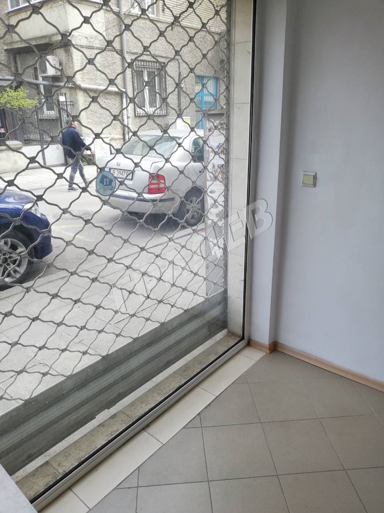 Продава офис в района на Зимно кино Тракия - Агенция за недвижими имоти Варна - Екипът