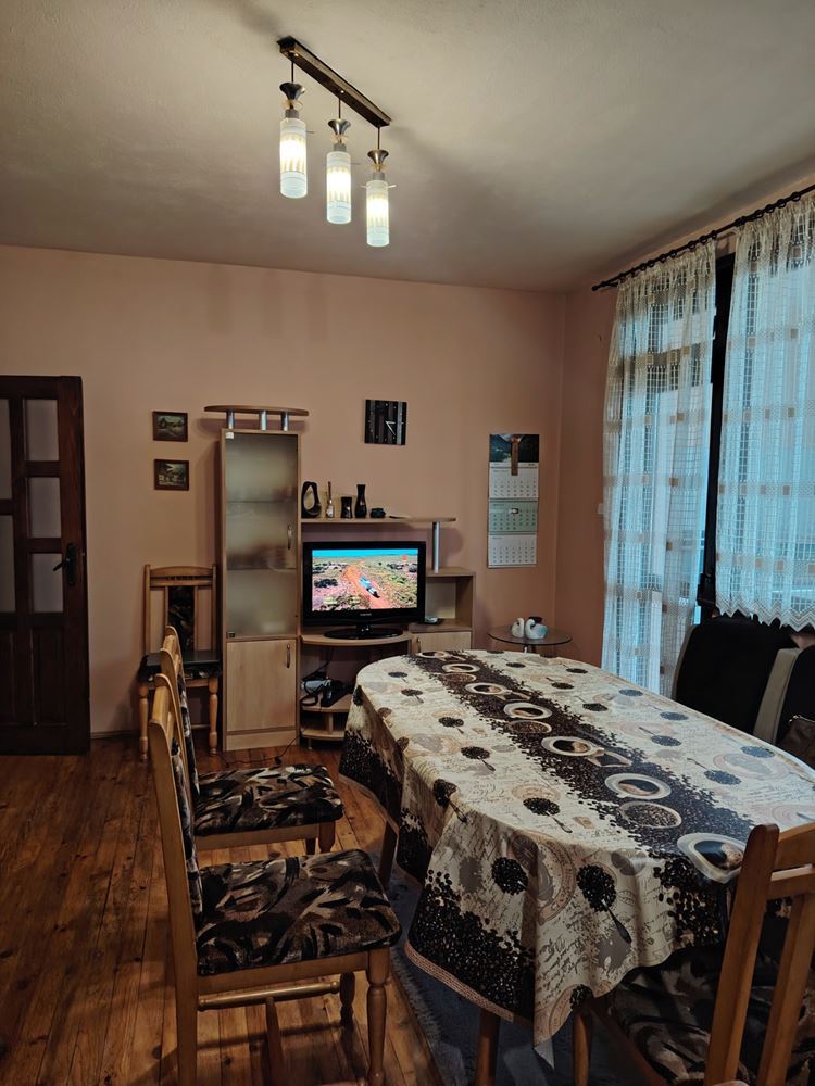 Под наем: 3-стаен апартамент в кв. Галата, Варна - Агенция за недвижими имоти Варна - Екипът, имот 1