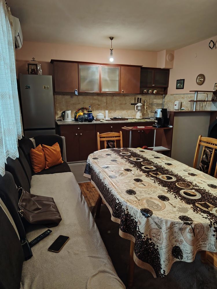 Под наем: 3-стаен апартамент в кв. Галата, Варна - Агенция за недвижими имоти Варна - Екипът