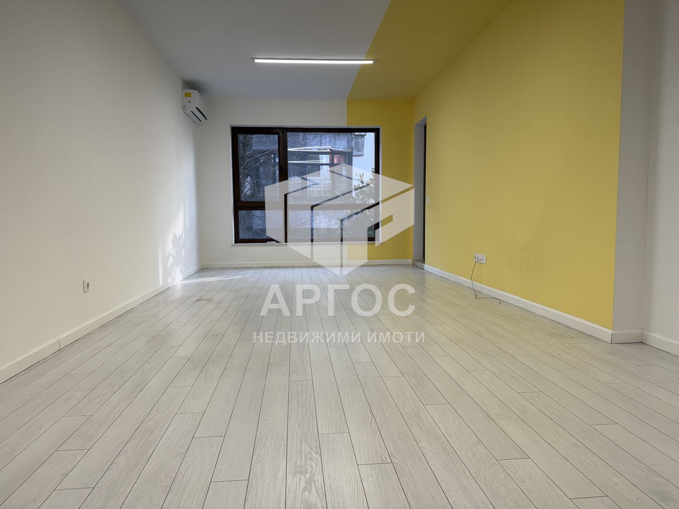 Дава под наем Офис район – Идеален център / х-л Черно море - Агенция за недвижими имоти Варна - Екипът