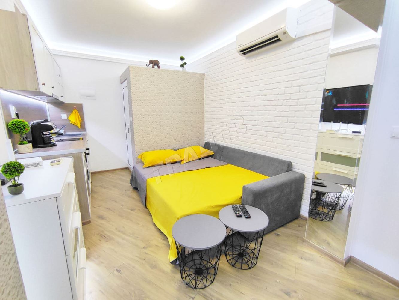 Едностаен обзаведен апартамент в центъра - Агенция за недвижими имоти Варна - Екипът, имот 4