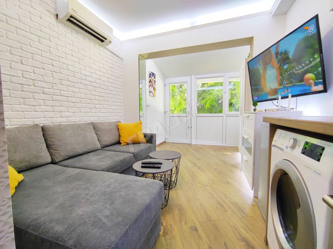 Едностаен обзаведен апартамент в центъра - Агенция за недвижими имоти Варна - Екипът, имот 3