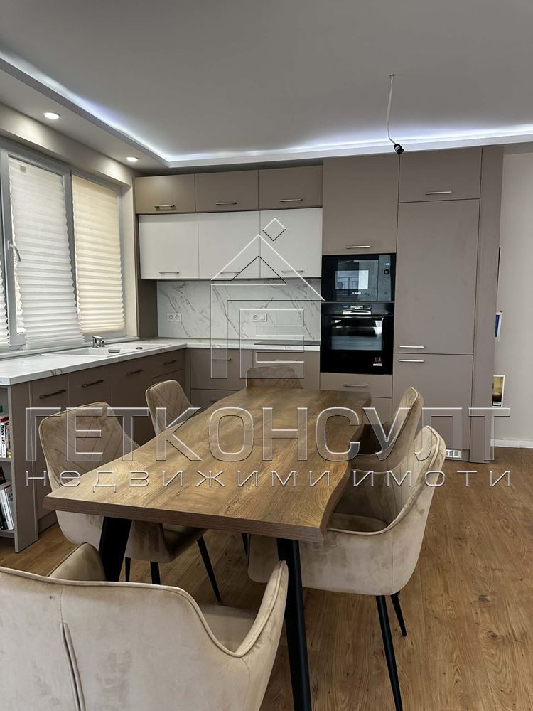 гр.Варна, Цветен квартал, тристаен апартамент – реновиран и обзаведен - Агенция за недвижими имоти Варна - Екипът