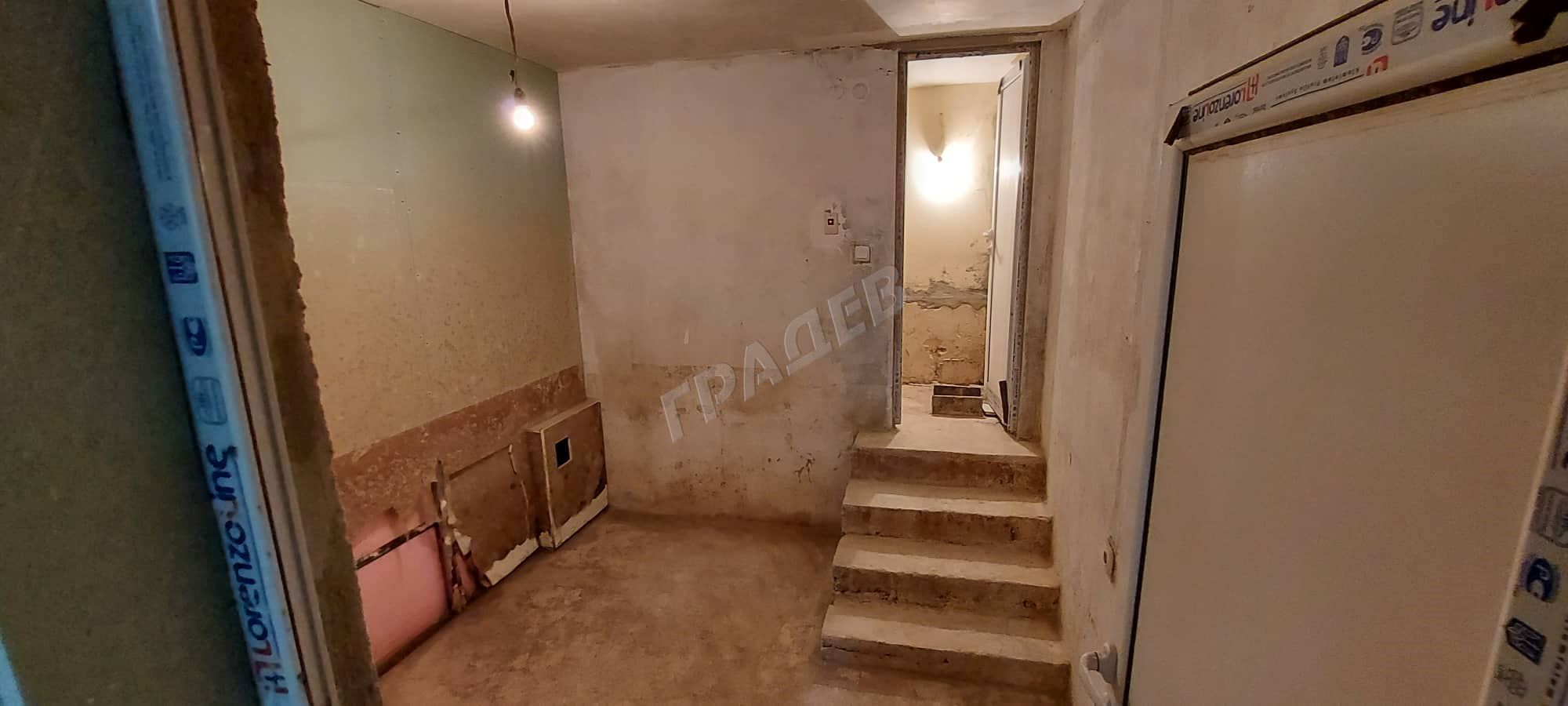 Кафе-бар по БДС, кв. Левски. Продажба, 120000 евро - Агенция за недвижими имоти Варна - Екипът, имот 1