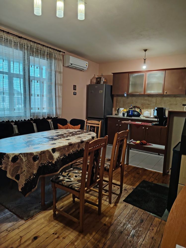 Под наем: 3-стаен апартамент в кв. Галата, Варна - Агенция за недвижими имоти Варна - Екипът, имот 2