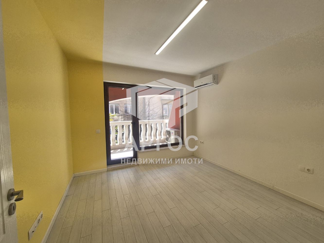 Дава под наем Офис в Идеален център- х-л Черно море - Агенция за недвижими имоти Варна - Екипът, имот 4