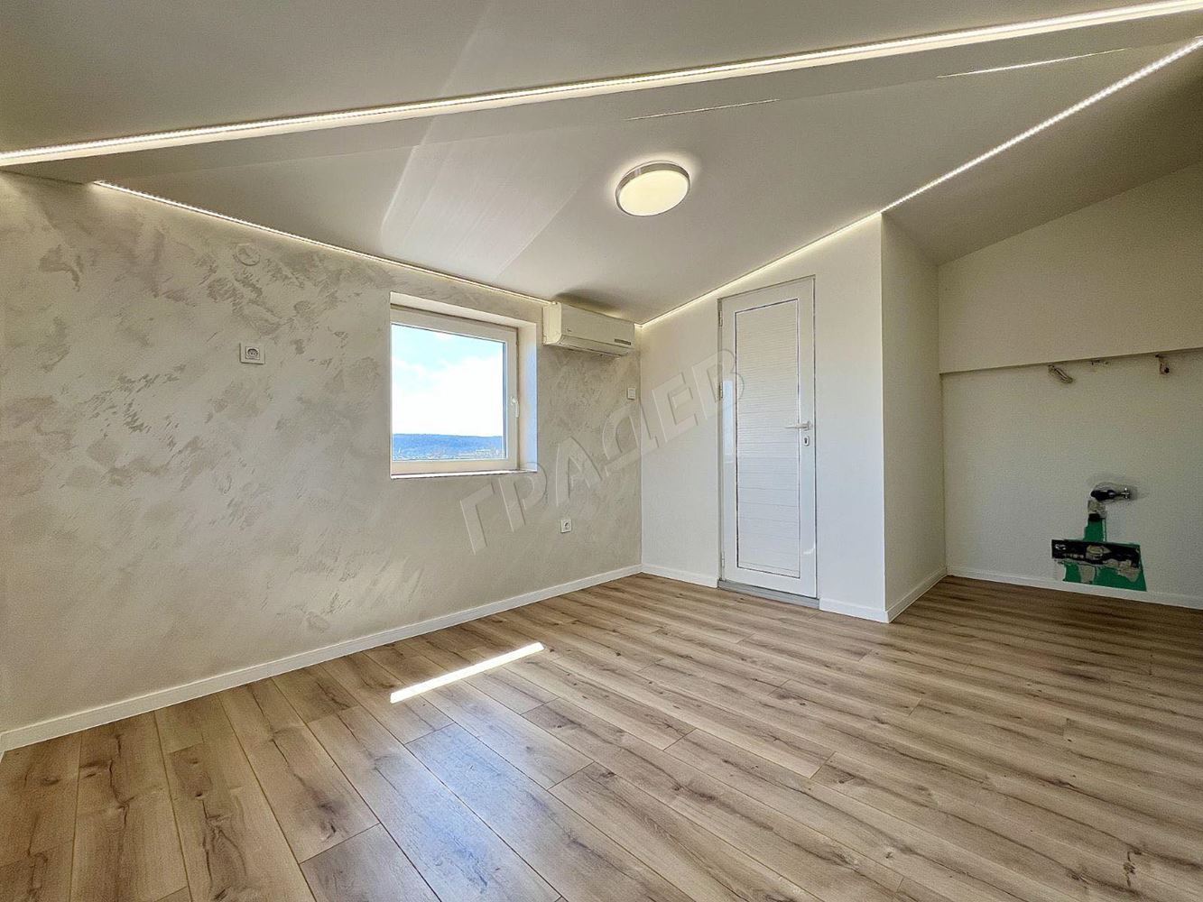 Двустаен след ремонт в топ център - Агенция за недвижими имоти Варна - Екипът, имот 3