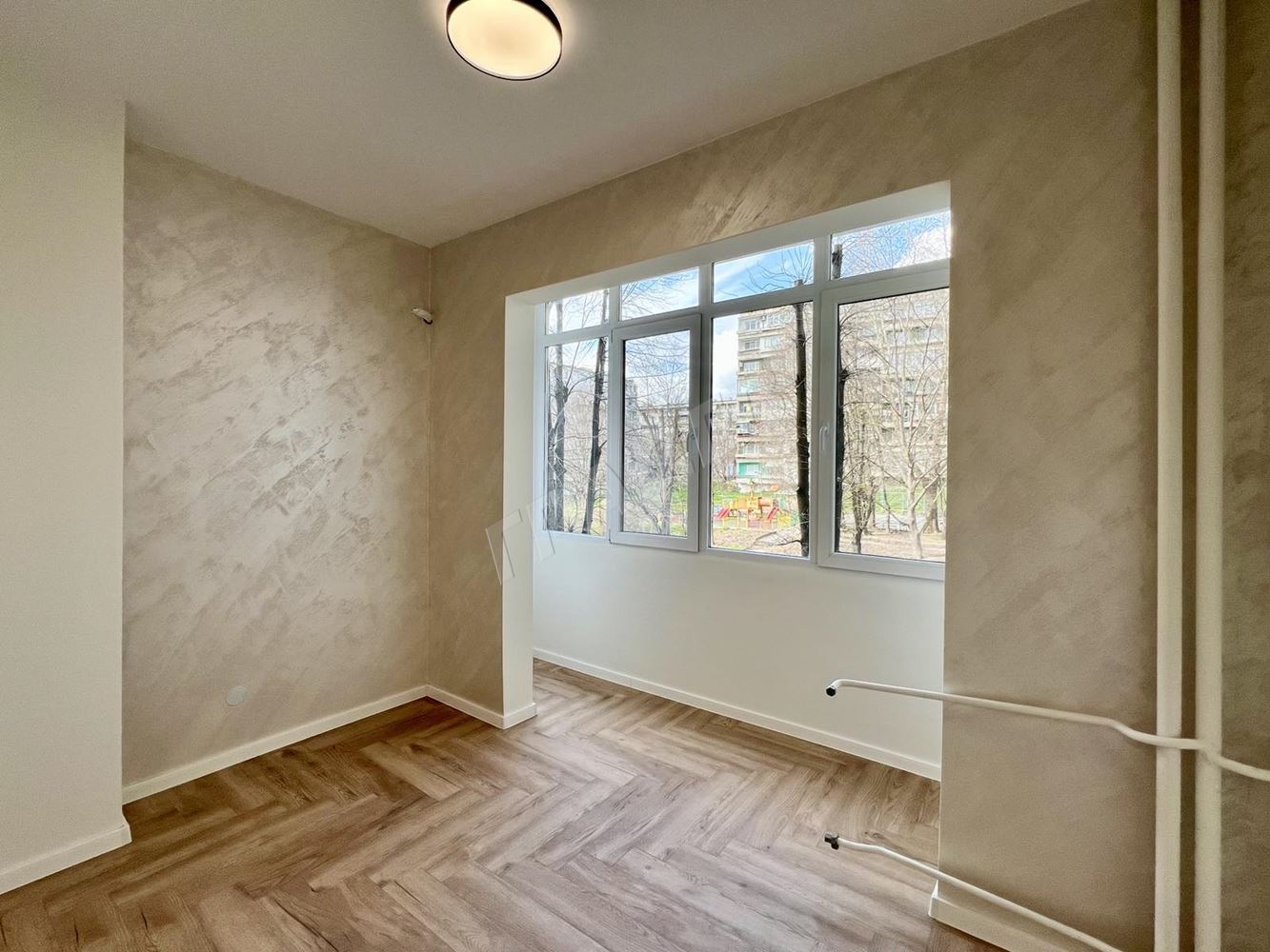 Тристаен апартамент след ремонт в кв. Младост - Агенция за недвижими имоти Варна - Екипът, имот 4