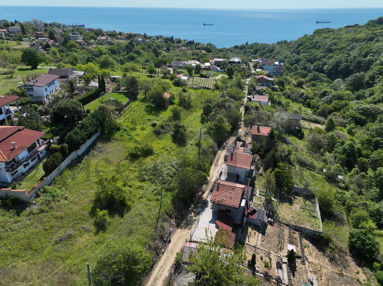 Парцел подходящ за изграждане на еднофамилни къщи - Агенция за недвижими имоти Варна - Екипът