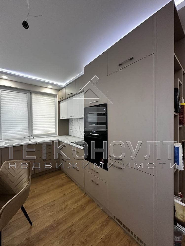 гр.Варна, Цветен квартал, тристаен апартамент – реновиран и обзаведен - Агенция за недвижими имоти Варна - Екипът, имот 1