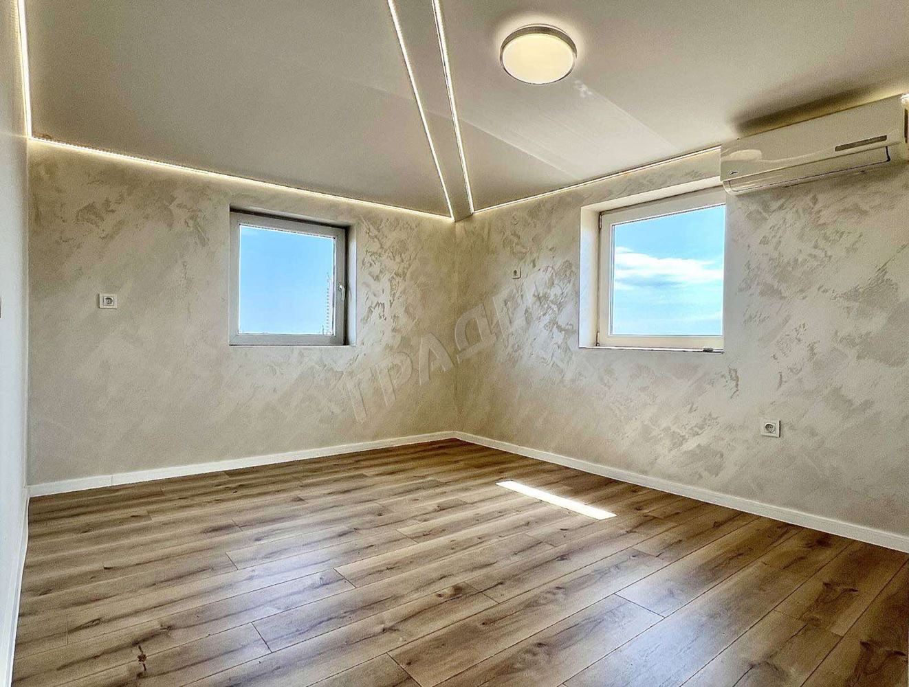 Двустаен след ремонт в топ център - Агенция за недвижими имоти Варна - Екипът