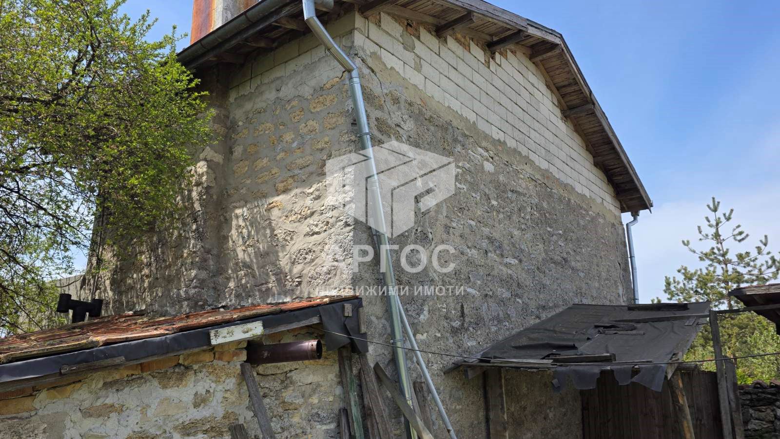 Екипът Аргос имоти продава къща в село Орешак - Агенция за недвижими имоти Варна - Екипът