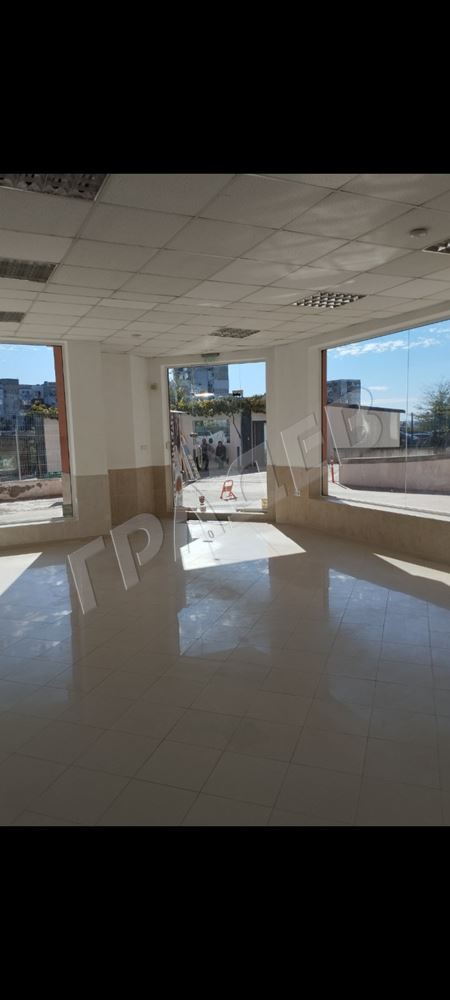 Магазин под наем, в ж.к.“Възраждане“ 1 - Агенция за недвижими имоти Варна - Екипът, имот 4