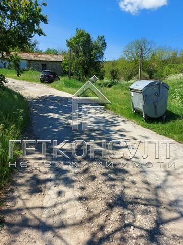 с.Радево, дворно място 780 кв м - Агенция за недвижими имоти Варна - Екипът