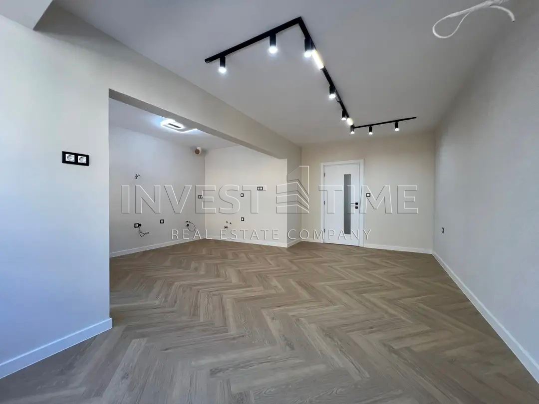 СТИЛЕН ТРИСТАЕН АПАРТАМЕНТ В ЛЯТНО КИНО ТРАКИЯ, ВАРНА | 84 м² | - Агенция за недвижими имоти Варна - Екипът