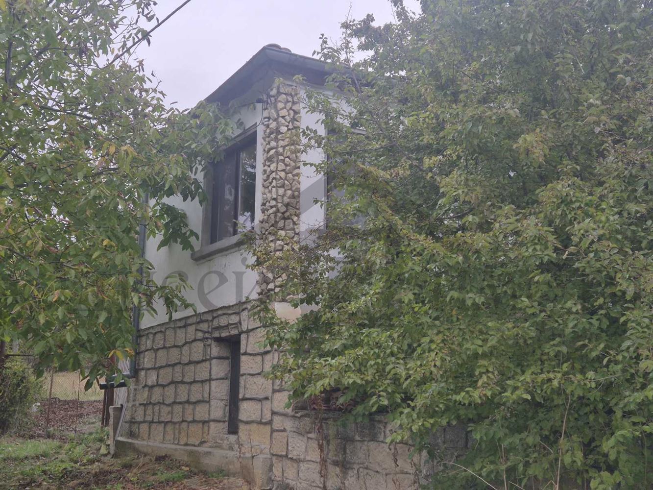 Реновирана къща в село Манастир - Агенция за недвижими имоти Варна - Екипът, имот 1