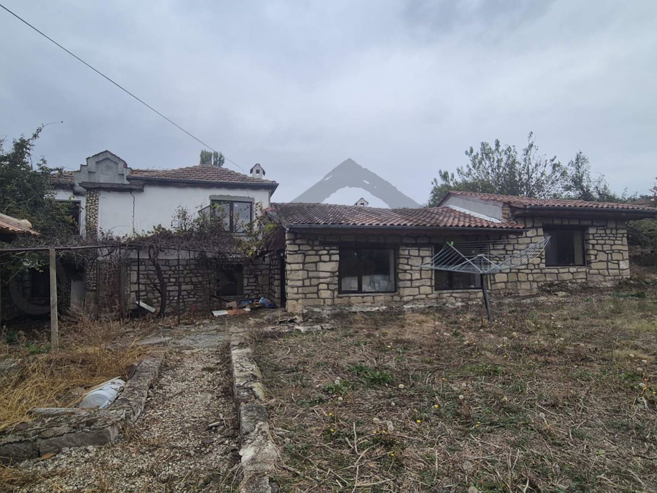 Реновирана къща в село Манастир - Агенция за недвижими имоти Варна - Екипът, имот 2